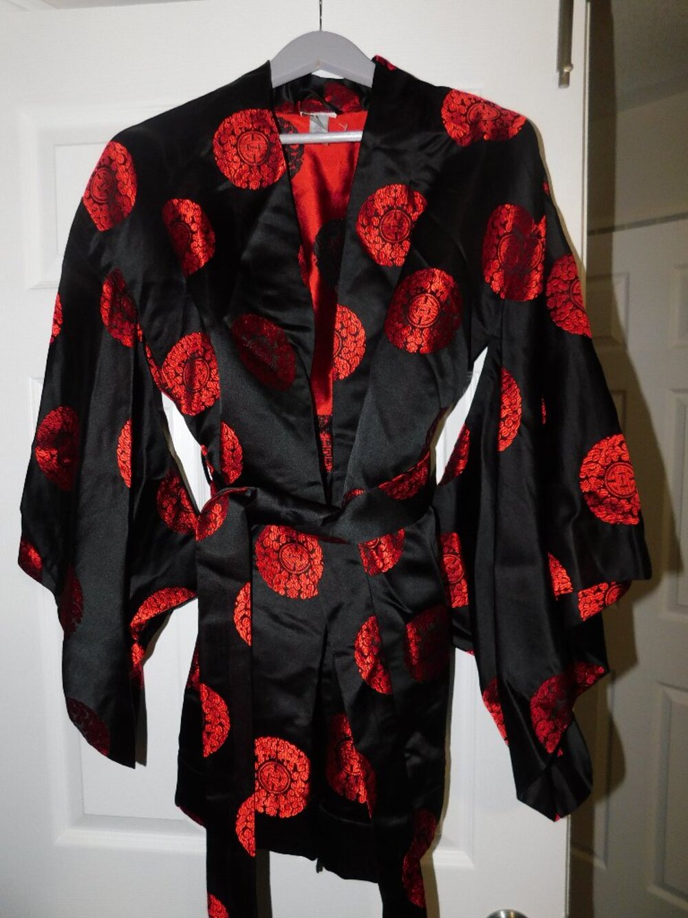 LA Senza Lingerie Japanese styled kimono satin robe